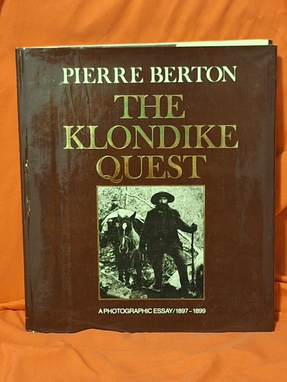 📚 The Klondike Quest: A Photographic Essay, 1897-1899